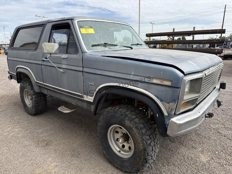 1984-ford-bronco-image-4
