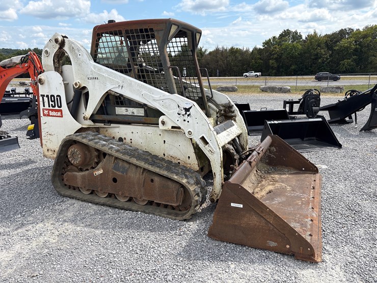 2010-bobcat-t190-image-3