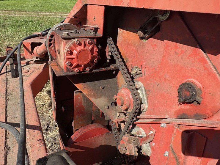 hesston-1090-image-10