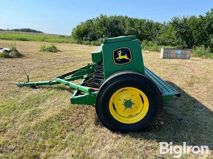 john-deere-450-image-8