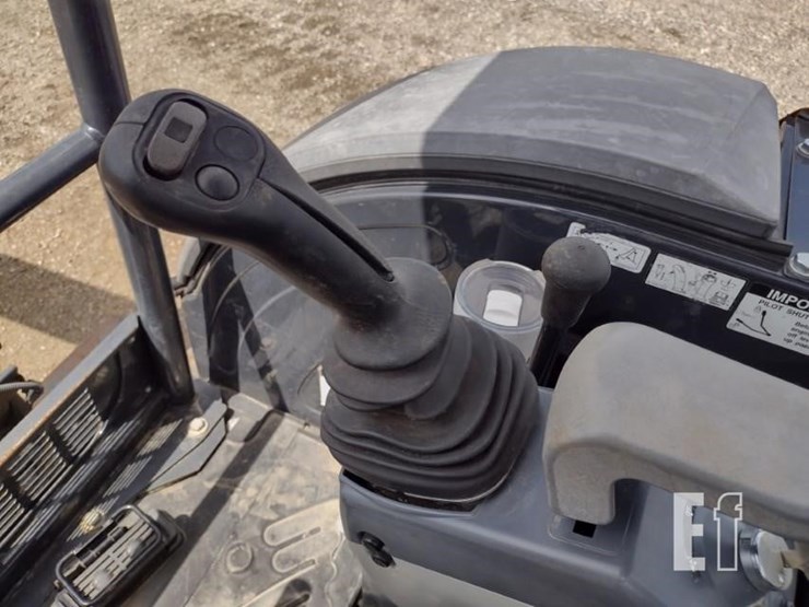 2021-deere-26g-image-8