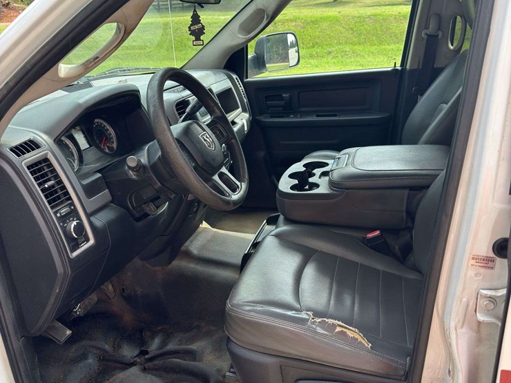 2017-dodge-ram-3500-image-13