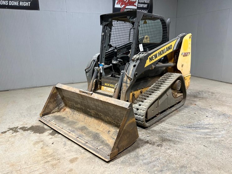 new-holland-c227-image-2