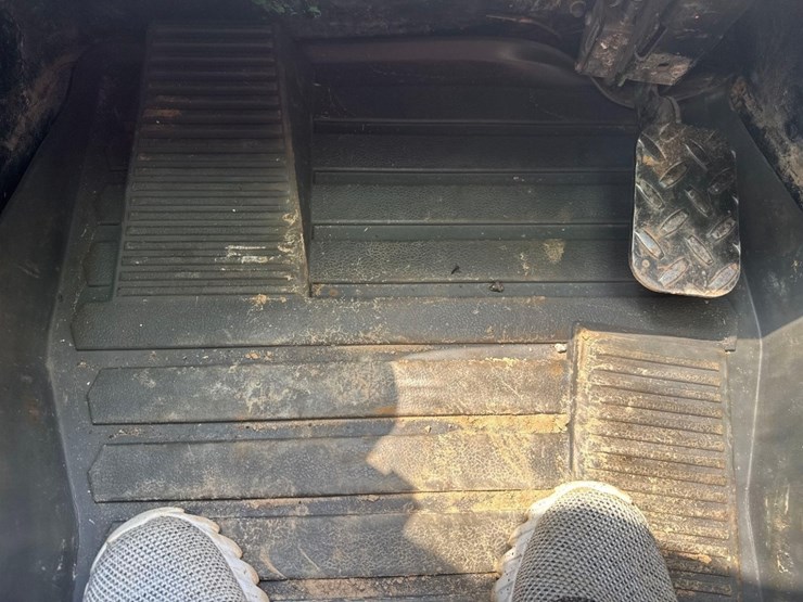 2018-caterpillar-299d2-image-31