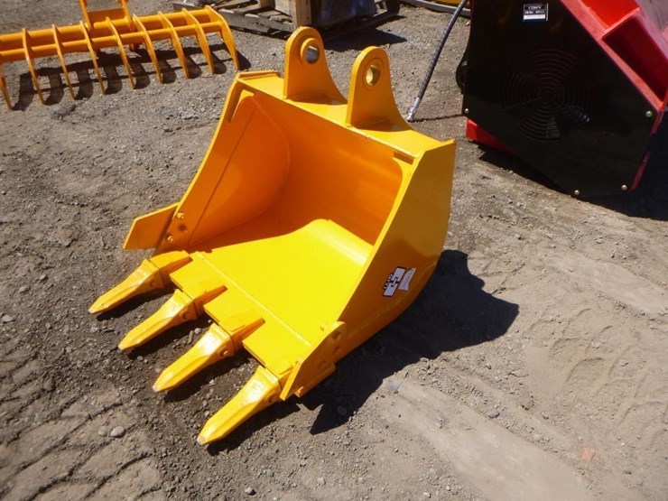 giyi-24"-excavator-bucket-w/teeth-image-1