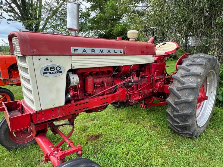 ih-460-tractor-image-8