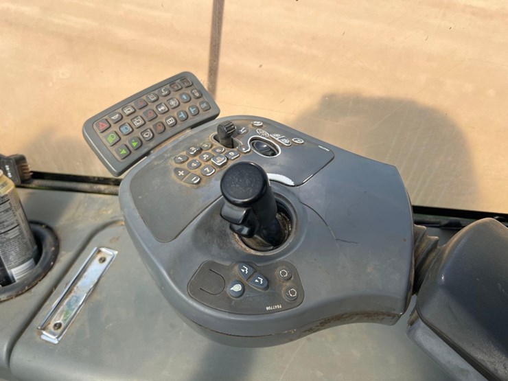 2010-deere-1110e-image-36