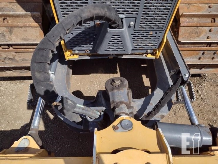 2022-deere-450k-image-16