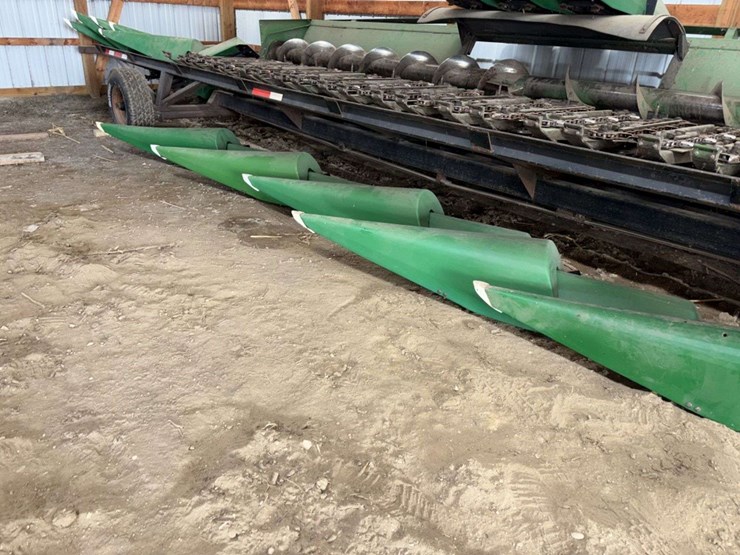 john-deere-12r22”-40-series-cornhead,-gvl-poly-snouts,-cob-saver,-powershafts-image-3