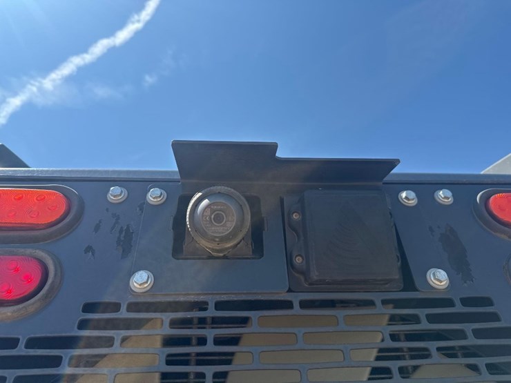 2016-deere-624k-image-14