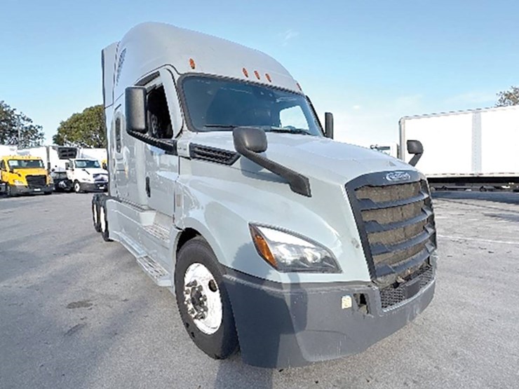 2023-freightliner-cascadia-126-image-1