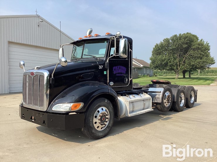 2010-peterbilt-384-image-1