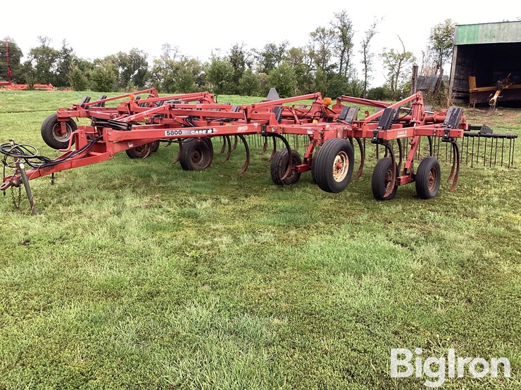 case-ih-5800-image-1