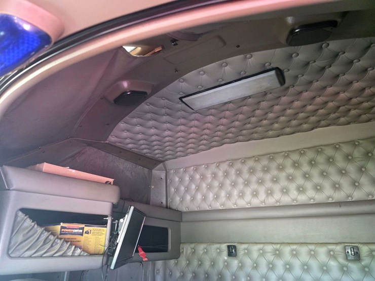 2013-kenworth-t660-image-45