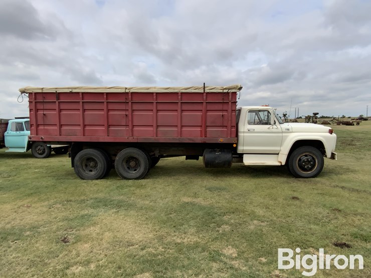 1974-ford-f700-image-4