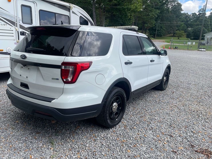 2018-ford-explorer-image-5