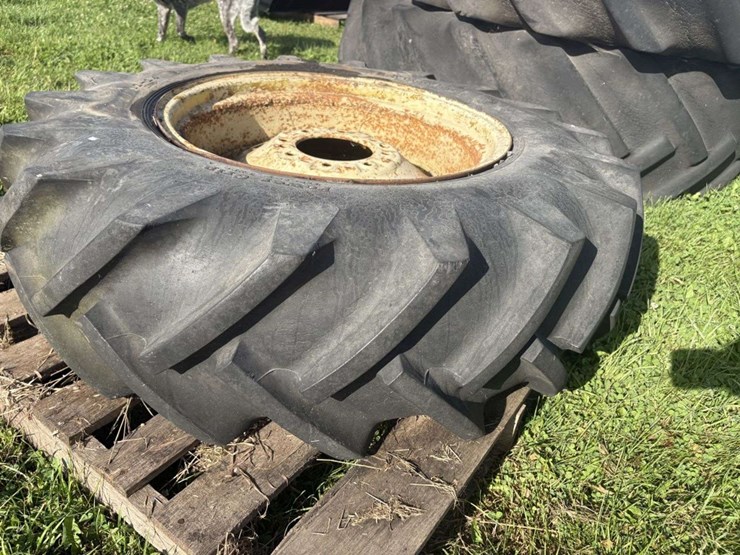 (1)-bfg-12-24-traction-tire,-6-ply-image-3