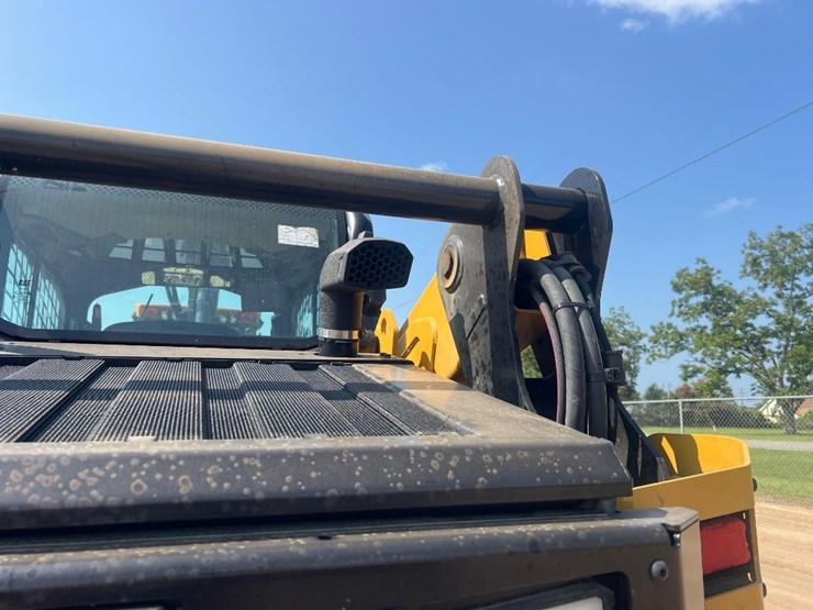 2024-caterpillar-255-skid-steer-image-15