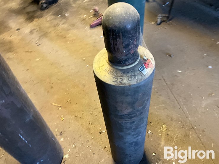 compressed-gas-cylinder-image-1