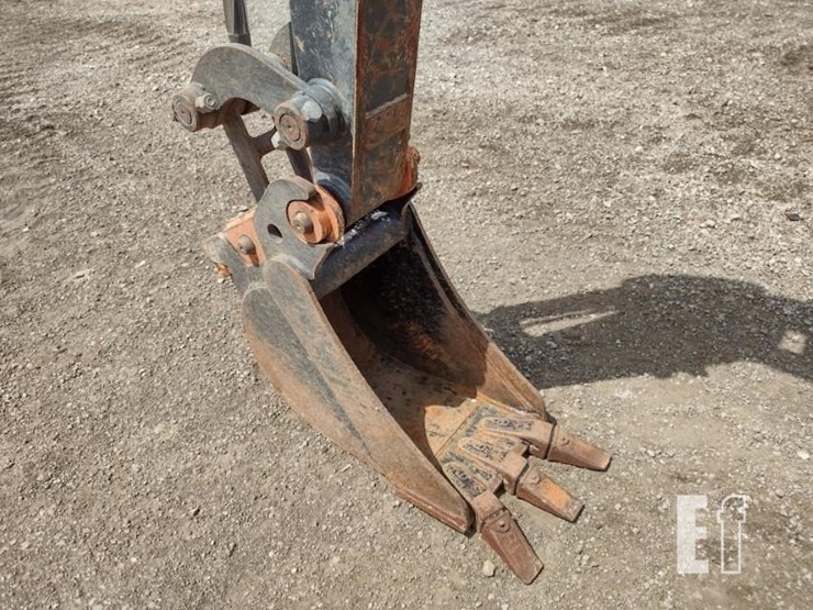 2021-deere-26g-image-14