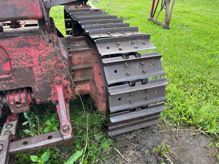 international-td14-crawler-image-15