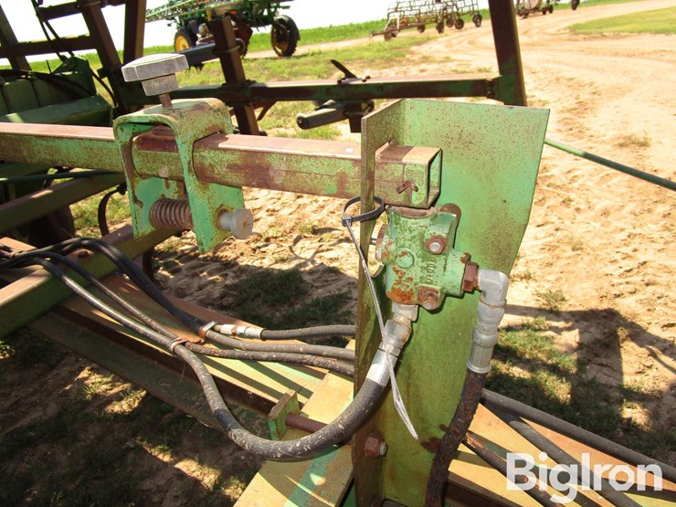 john-deere-1060-image-12