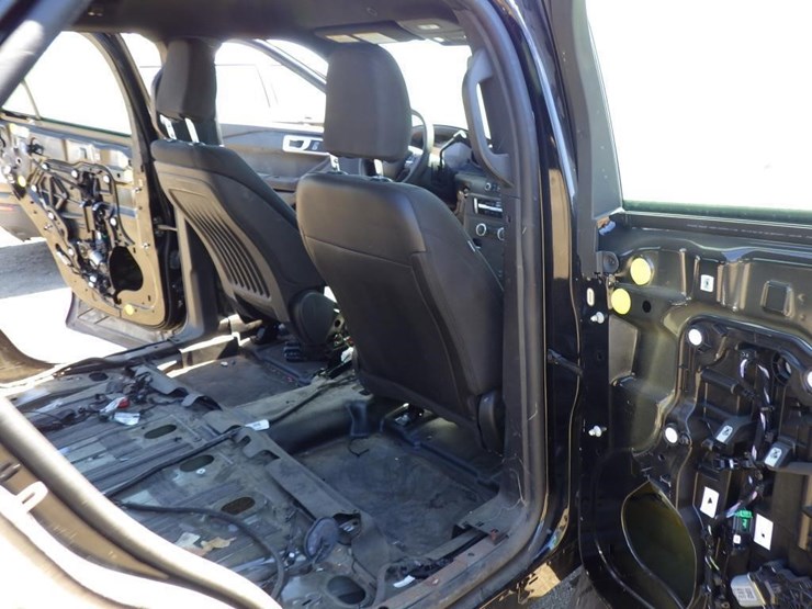2022-ford-explorer-image-9