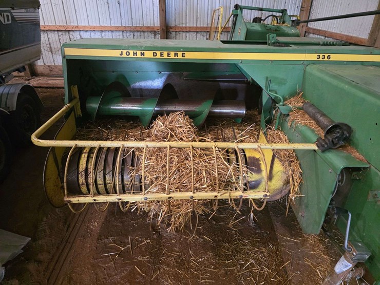 john-deere-336-image-5
