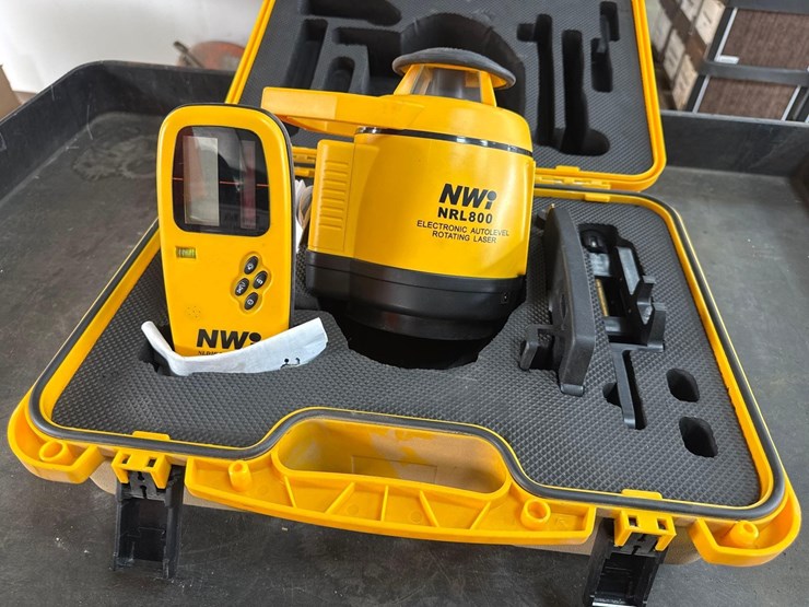 northeasat-instruments-nrl800-rotary-laser-survey-equipment-image-2