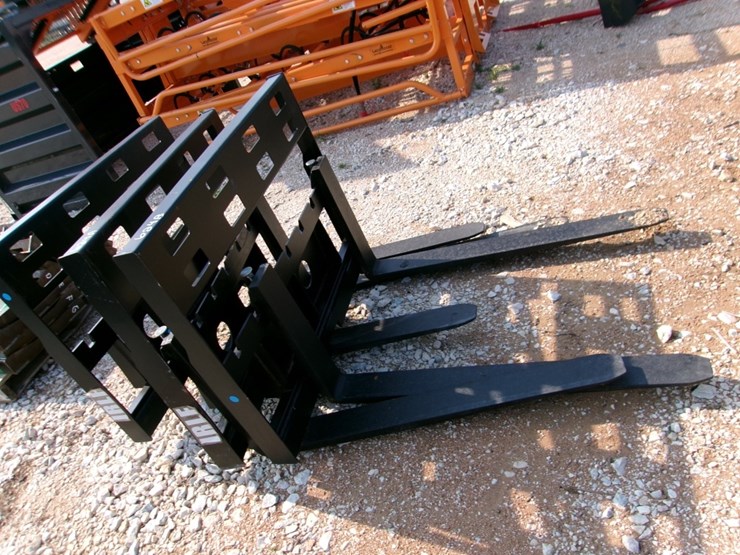 irlf-pallet-forks-f/-skid-steer-image-1