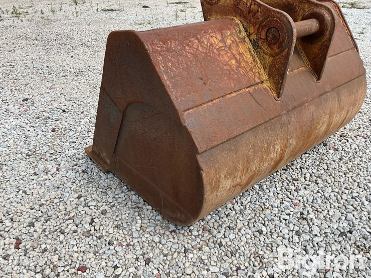 caterpillar-320-image-19