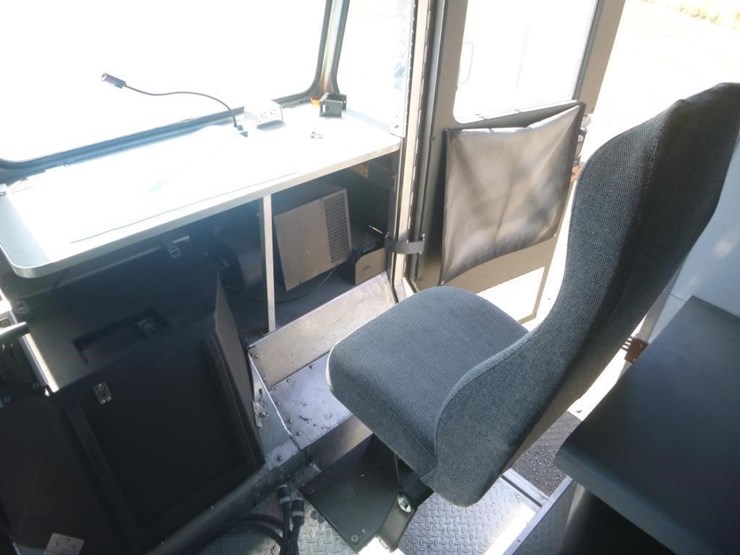 2002-utility-van-image-20