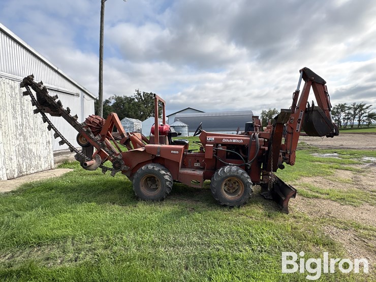 ditch-witch-r65-image-4