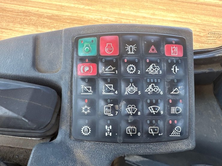 2016-deere-624k-image-31