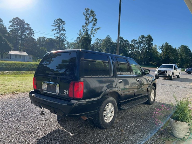 2002-lincoln-navigator-image-6