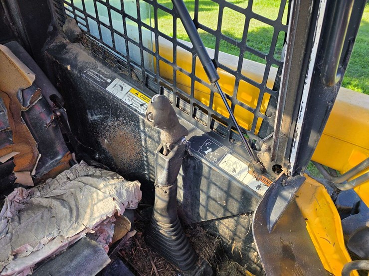 john-deere-250-image-23