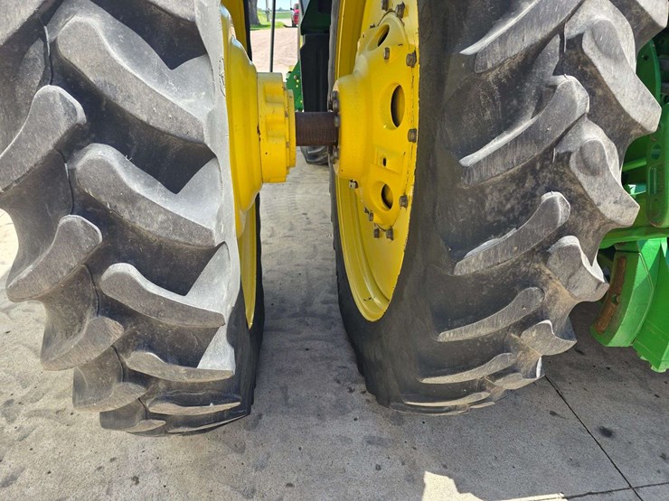 2006-john-deere-8430-image-39