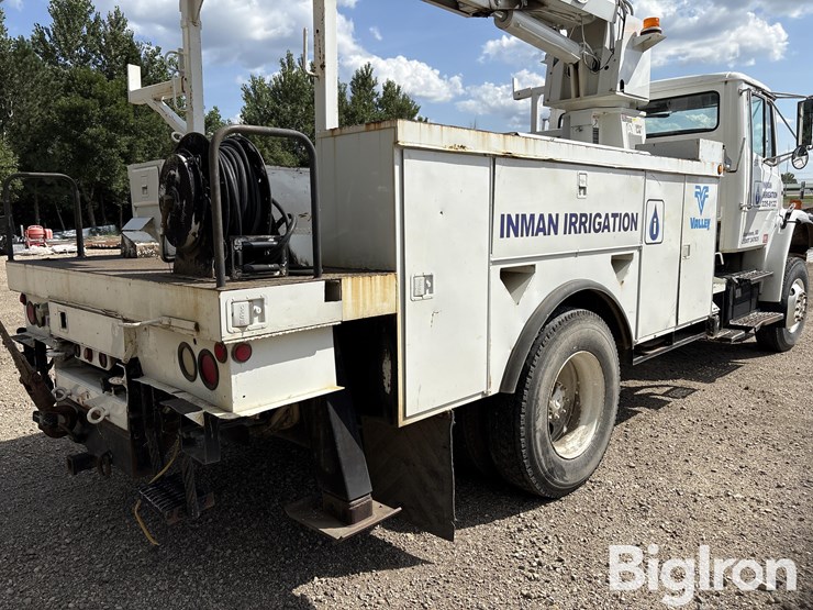 2003-freightliner-fl80-image-16