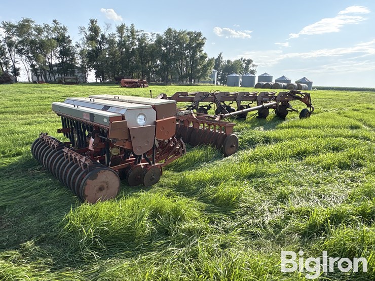 morris-/-melroe-6-bottom-plow-packer-drill-image-5