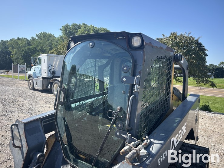 2013-deere-323d-image-13