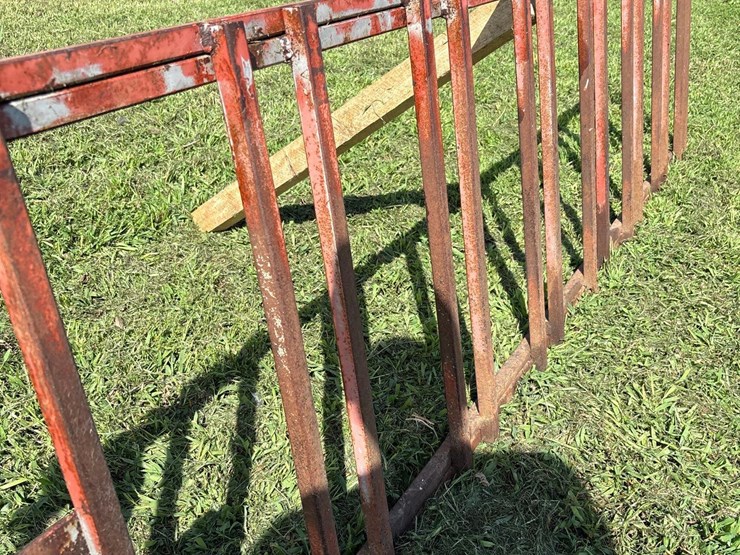 10’-adjustable-steel-sorting-gate-image-4