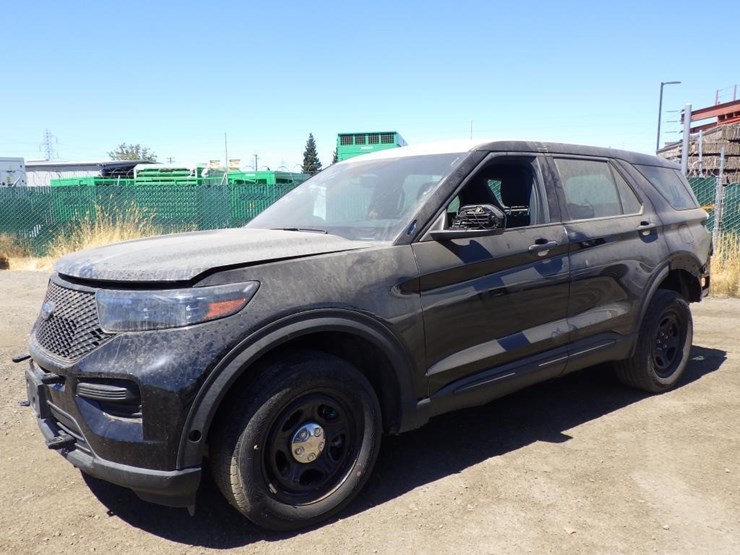 2022-ford-explorer-image-2