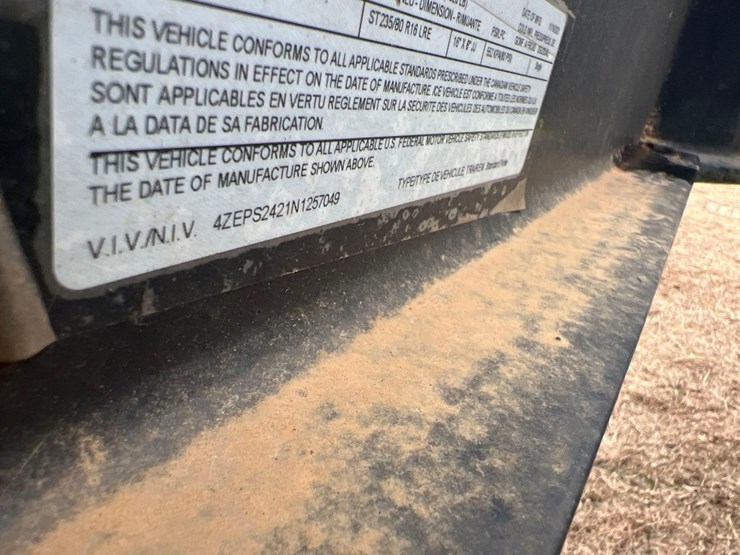 2022-load-trail-102"-x-24'-trailer-image-9