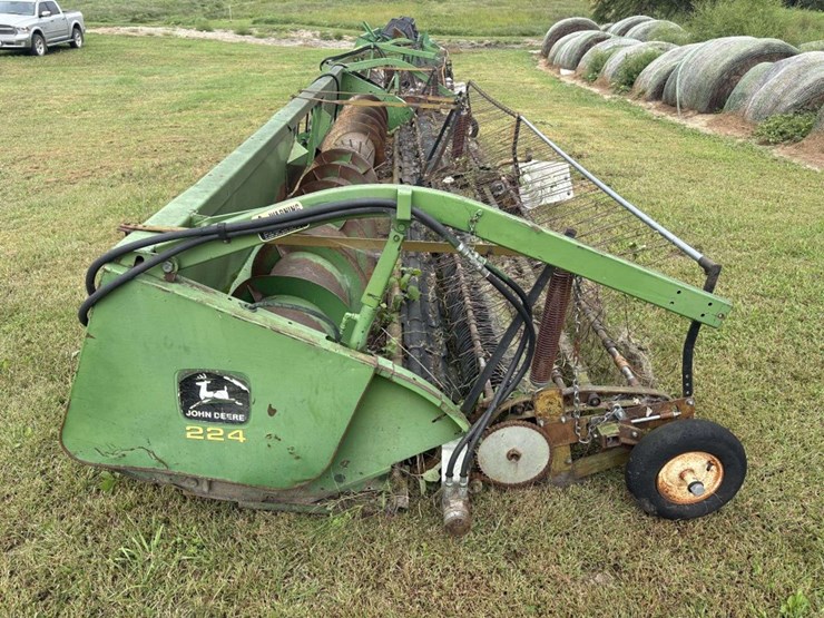 john-deere-224-image-3