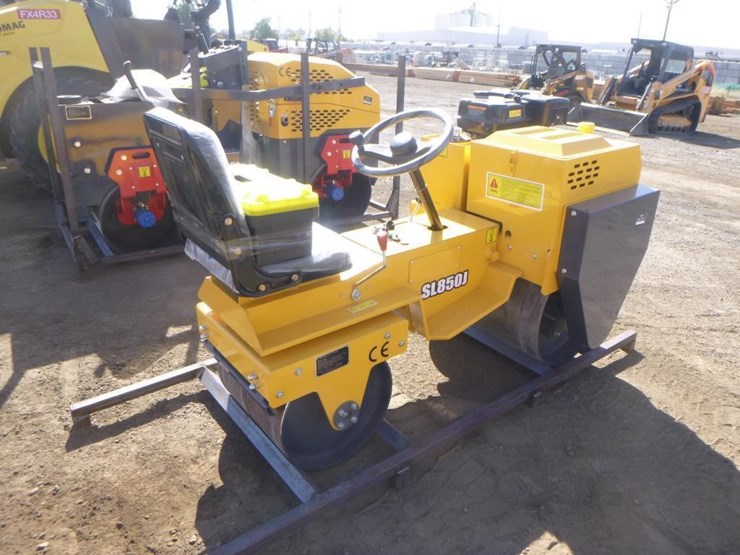 2025-sdlool-sl850-tandem-vibratory-roller-image-3