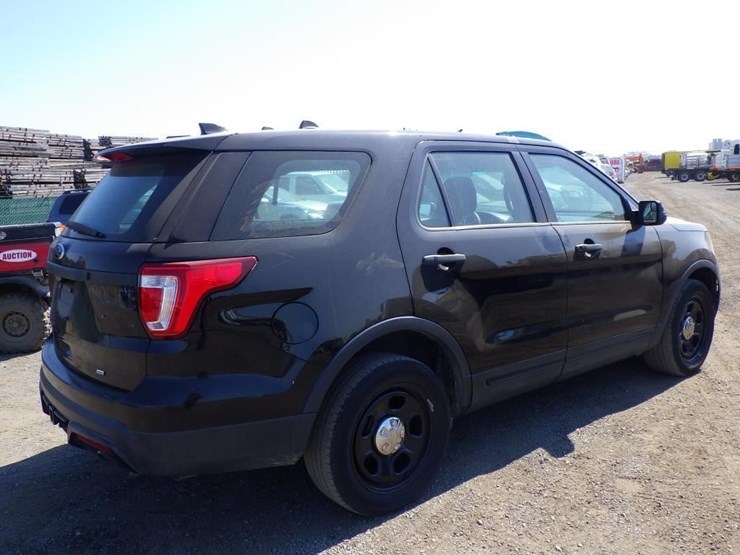 2017-ford-explorer-image-3