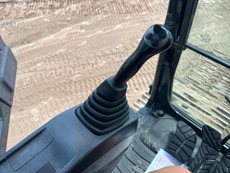 2019-hyundai-hx300l-image-41