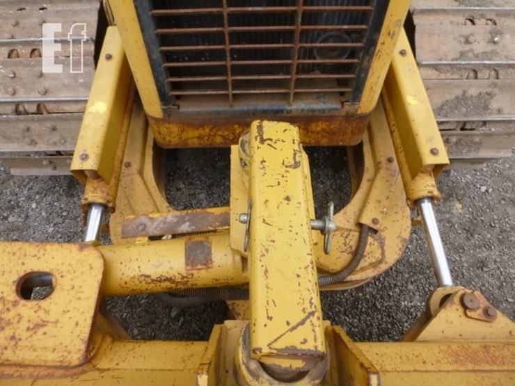 2005-caterpillar-d4g-xl-image-18