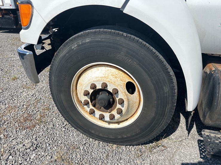 ford-f750-xl-image-8