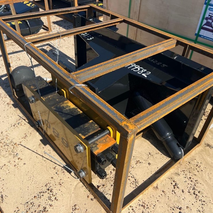 UNUSED CFG QUICK ATTACH HYD POST DRIVER
